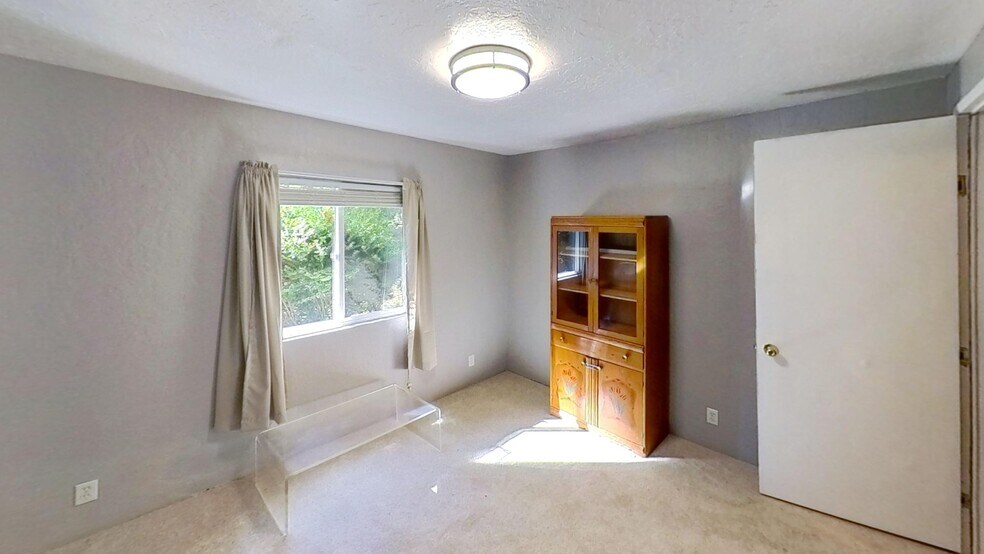 More Photos Of 295534 US Highway 101, Quilcene Flex For Sale