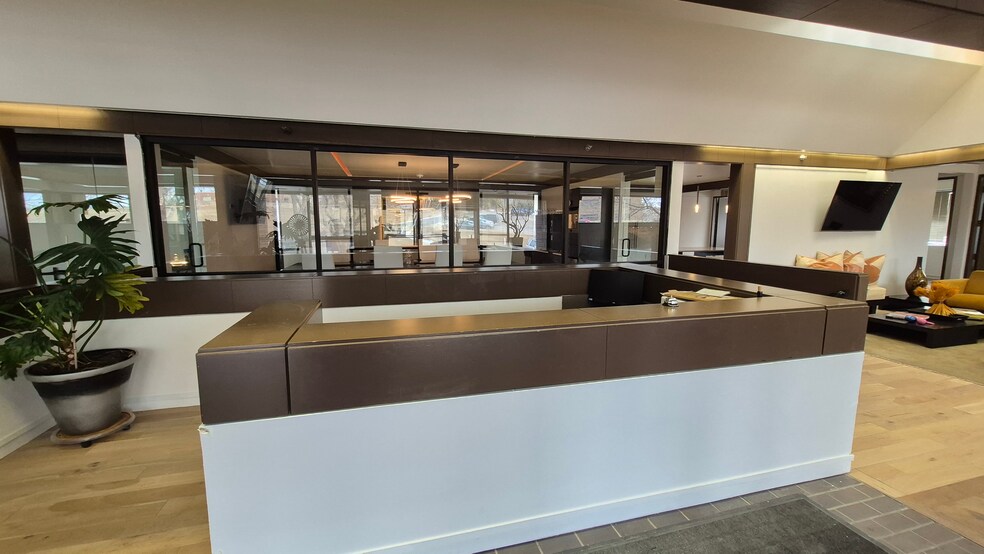 More Photos Of 5932-5934 McIntyre St, Golden Light Manufacturing For Lease