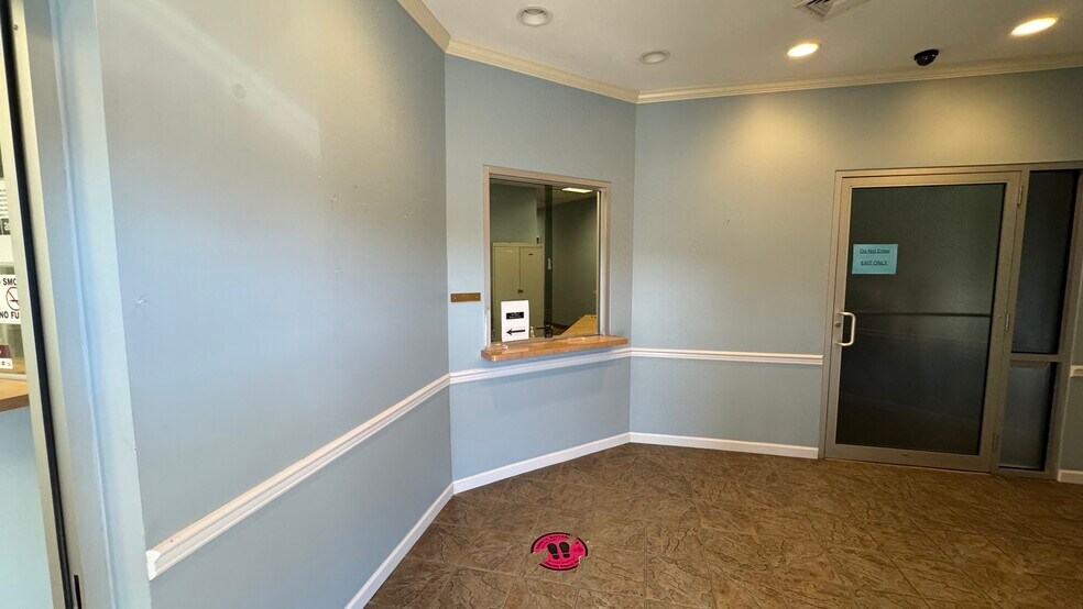 More Photos Of 4379 Easton Ave, Bethlehem Office For Sale