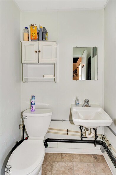 More Photos Of 1112 E Railroad St, Sandwich Office For Sale