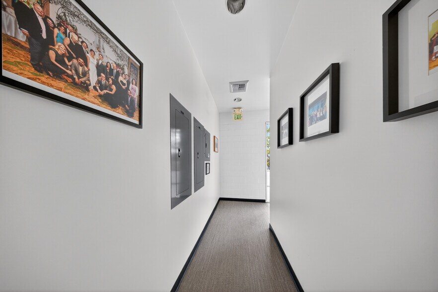 More Photos Of 3500 W Burbank Blvd, Burbank Office For Sale