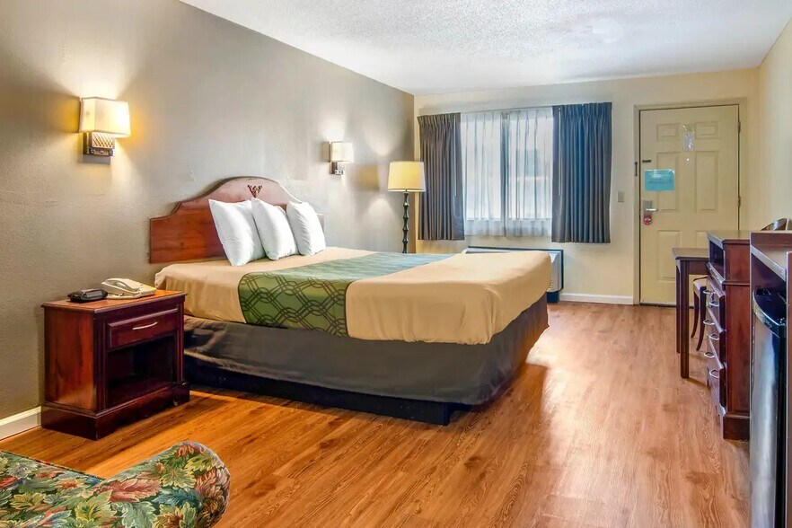 More Photos Of 2120 Lafayette Rd, Fort Oglethorpe Hotel For Sale