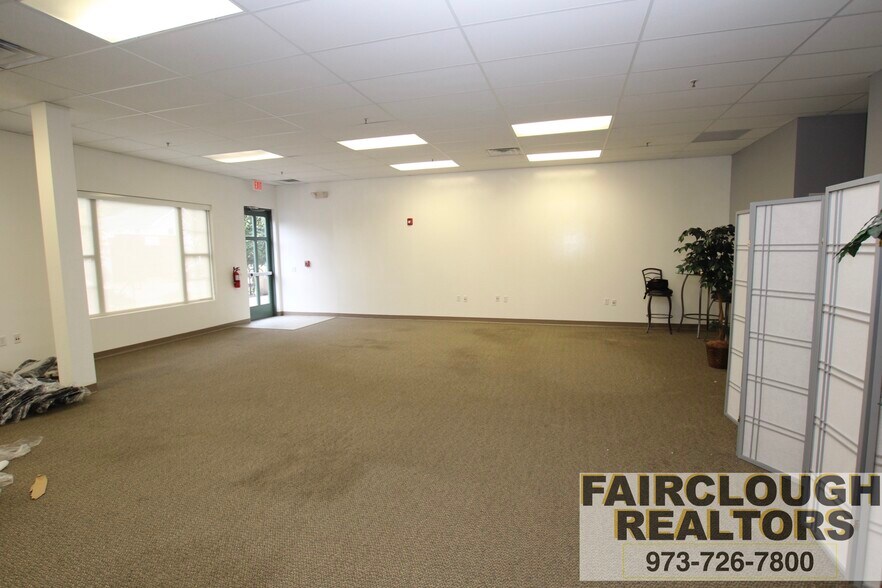 More Photos Of 505-509 Main St, Butler Storefront Retail Office For Lease