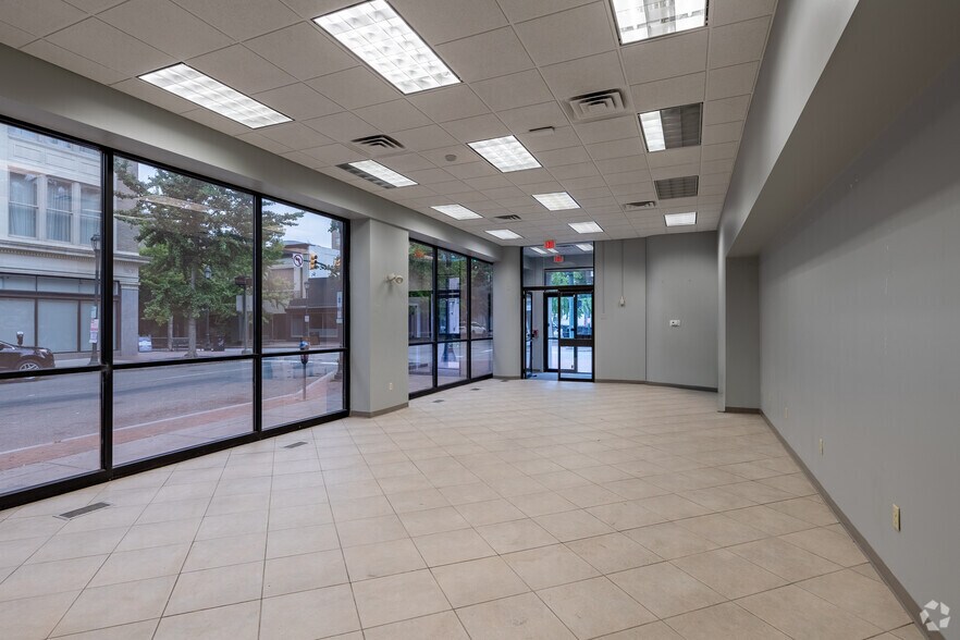 More Photos Of 424 E Grace St, Richmond Bank For Lease