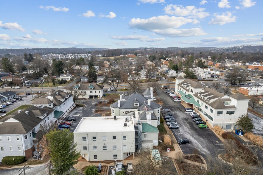 More Photos Of 604 S King St, Leesburg Office For Sale