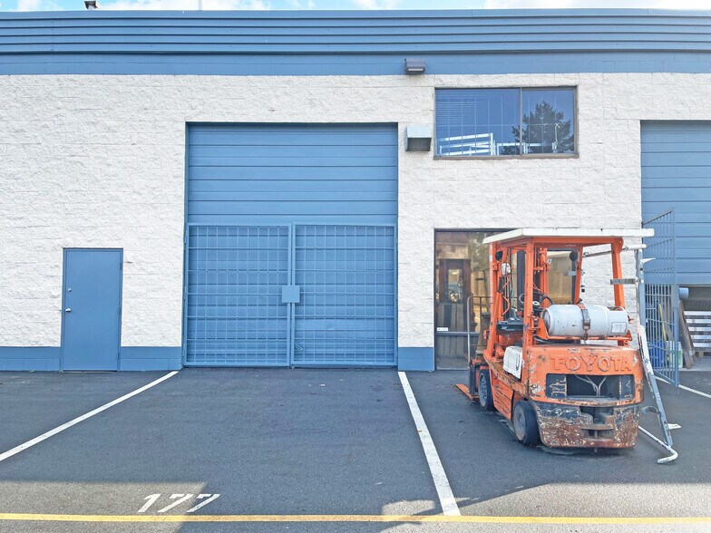More Photos Of 8528 123rd St, Surrey Warehouse For Lease