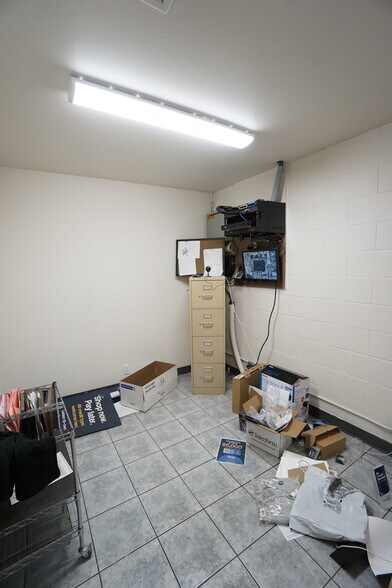 More Photos Of 802 E Nob Hill Blvd, Yakima Freestanding For Lease