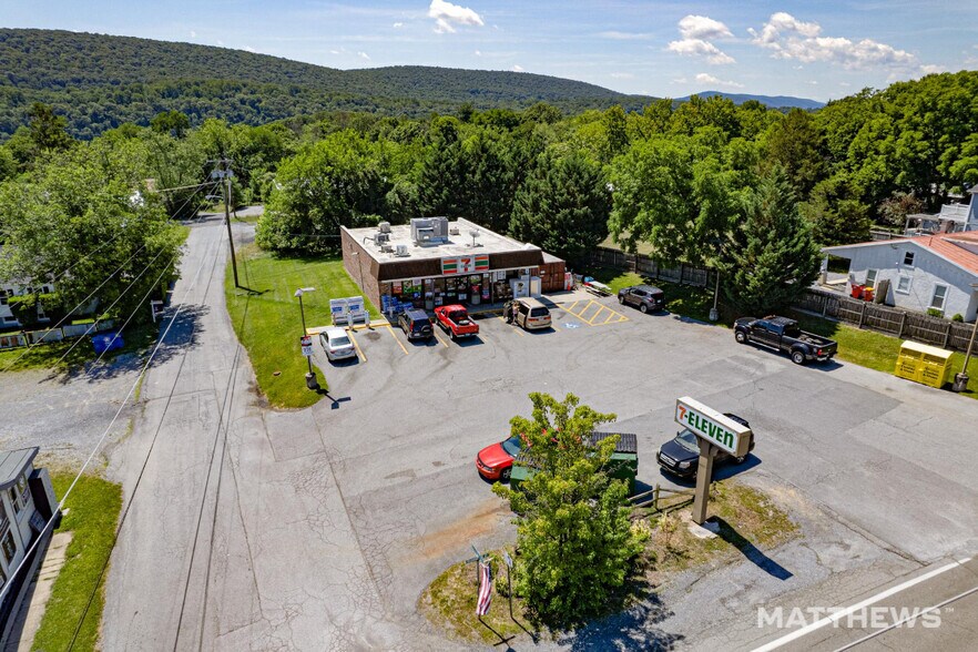 Primary Photo Of 1655 W Washington St, Harpers Ferry Convenience Store For Sale
