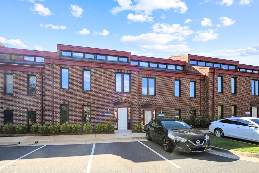 More Photos Of 2555-2575 Chain Bridge Rd, Vienna Medical For Sale