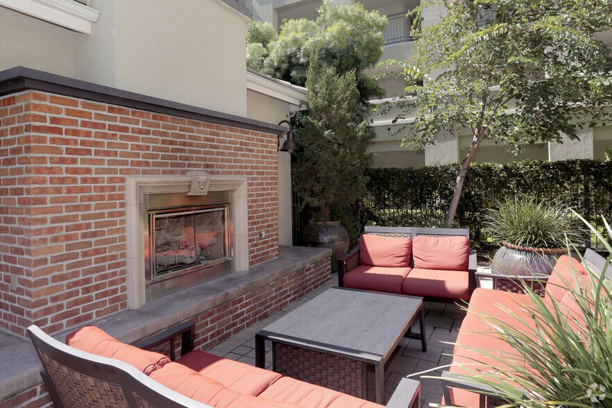 More Photos Of 700 S Myrtle Ave, Monrovia Apartments For Lease