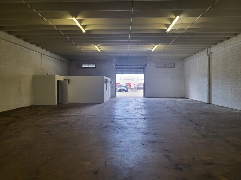 More Photos Of 8300-8376 NW 74th Ave, Medley Warehouse For Lease