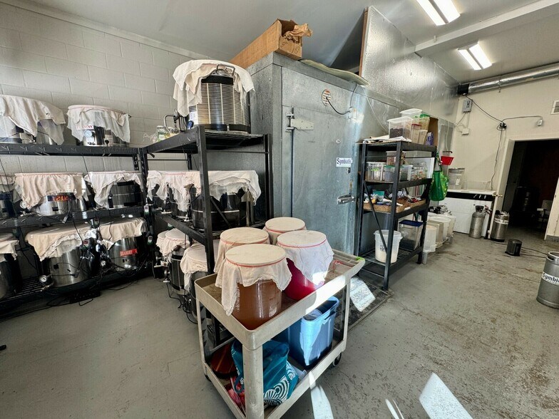 More Photos Of 3665 S Federal Blvd, Sheridan Flex For Sale