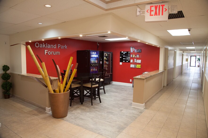 More Photos Of 2880 W Oakland Park Blvd, Fort Lauderdale Office Residential For Lease