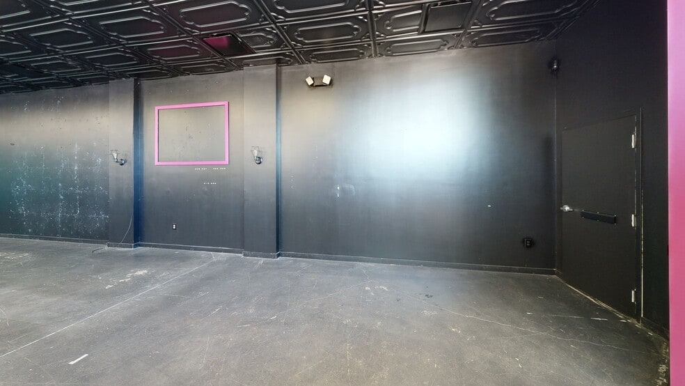More Photos Of 1080 Piper Ln, Burlington Unknown For Lease