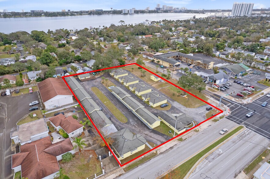 Primary Photo Of 801 Ridgewood Ave, Holly Hill Hotel For Sale