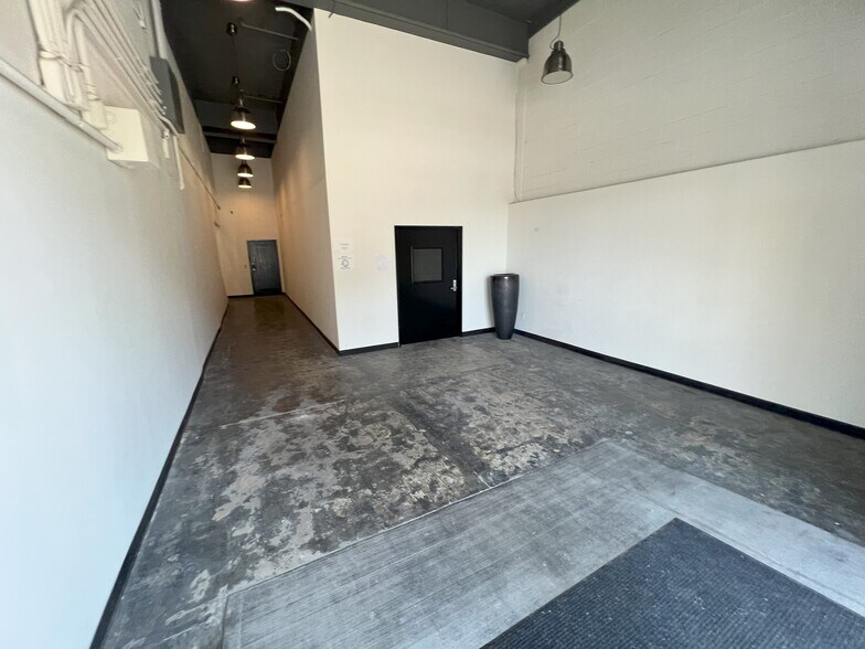 More Photos Of 1801 S Hill St, Los Angeles Industrial For Sale