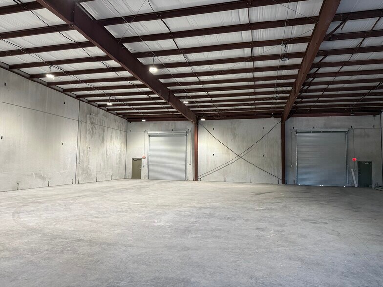 More Photos Of 8055 Ironside Dr, Fort Myers Unknown For Lease