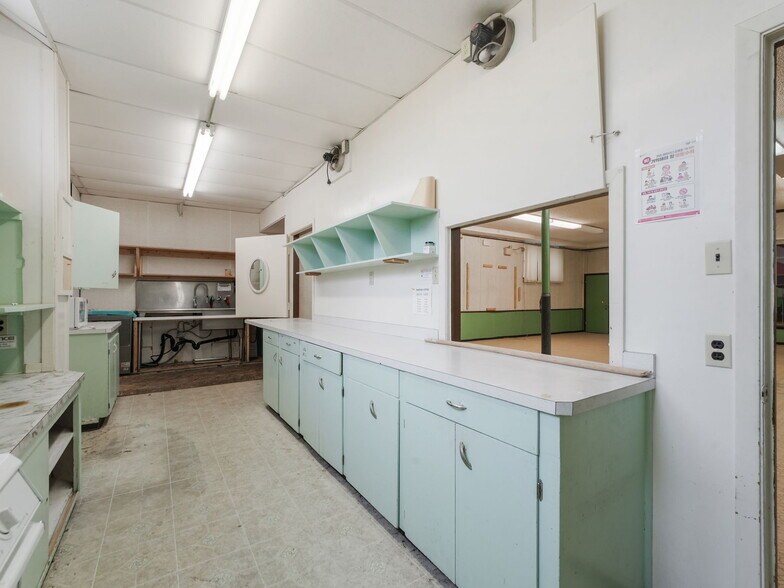 More Photos Of 9630 74 Av NW, Edmonton Flex For Sale