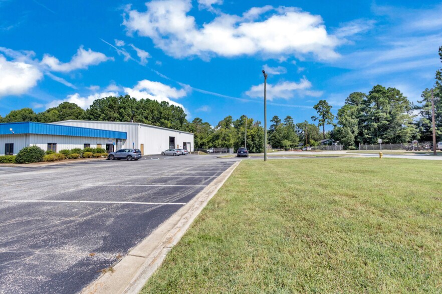 More Photos Of 1703 Marvin Griffin Rd, Augusta Light Distribution For Lease