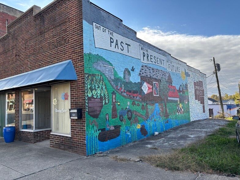 More Photos Of 206 W Main St, Mc Arthur Flex For Sale