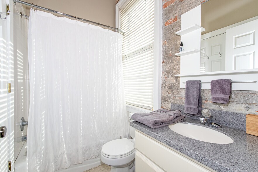 More Photos Of 215 10th St, Augusta Storefront Retail Residential For Sale