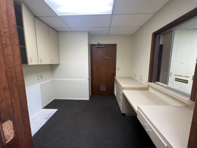 More Photos Of 420 Tamiami Trl S, Venice Medical For Sale
