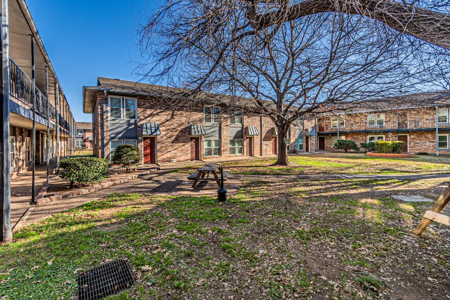 More Photos Of 4635 W Gore Blvd, Lawton Apartments For Sale