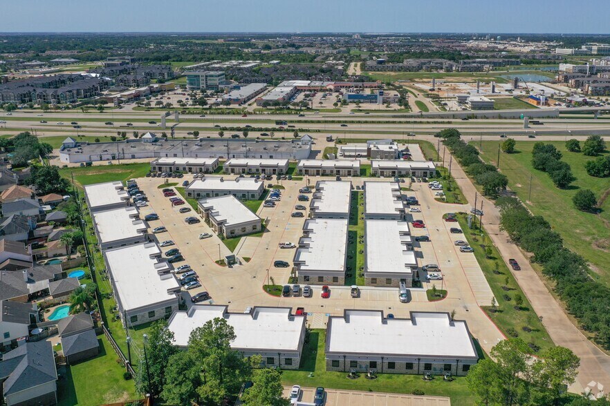More Photos Of 633 E Fernhurst Dr, Katy Medical For Lease