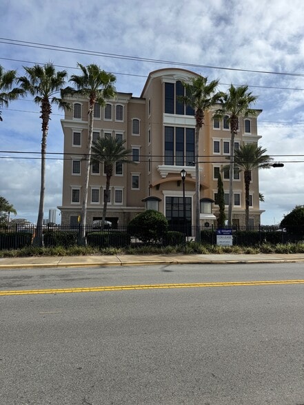 Primary Photo Of 825 Ballough Rd, Daytona Beach Office For Lease