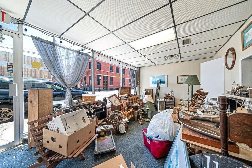 More Photos Of 111 N 3rd St, Ozark General Retail For Sale