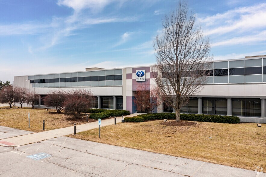 More Photos Of 3615 E Exchange St, Aurora Industrial For Sale