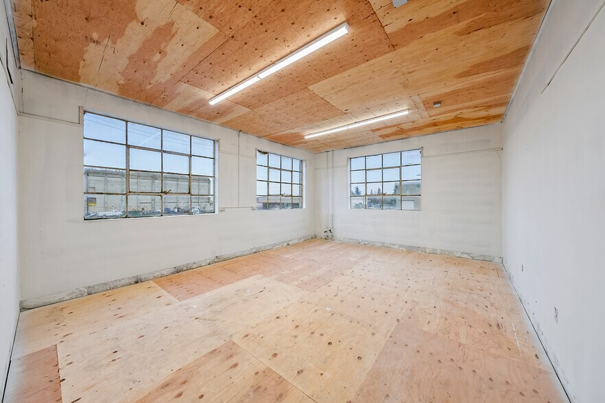 More Photos Of 619 S Fir St, Medford Refrigeration Cold Storage For Sale