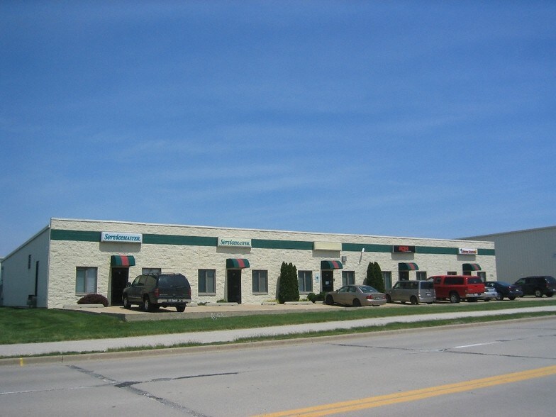 Primary Photo Of 1712 E Hamilton Rd, Bloomington Flex For Lease