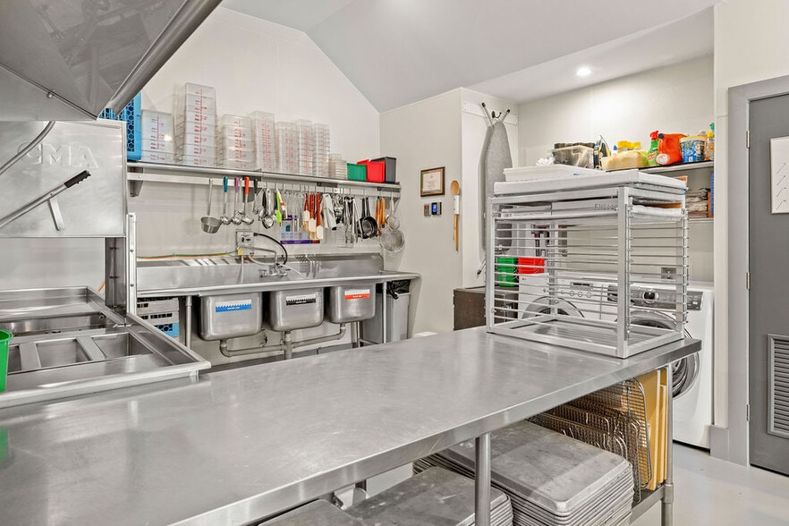 More Photos Of 1766 14th Ave, Vero Beach Restaurant For Sale
