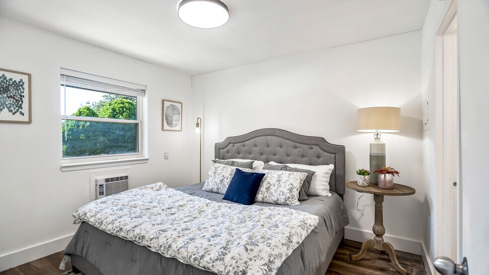 More Photos Of 2001 Carl Rd, Irving Apartments For Sale