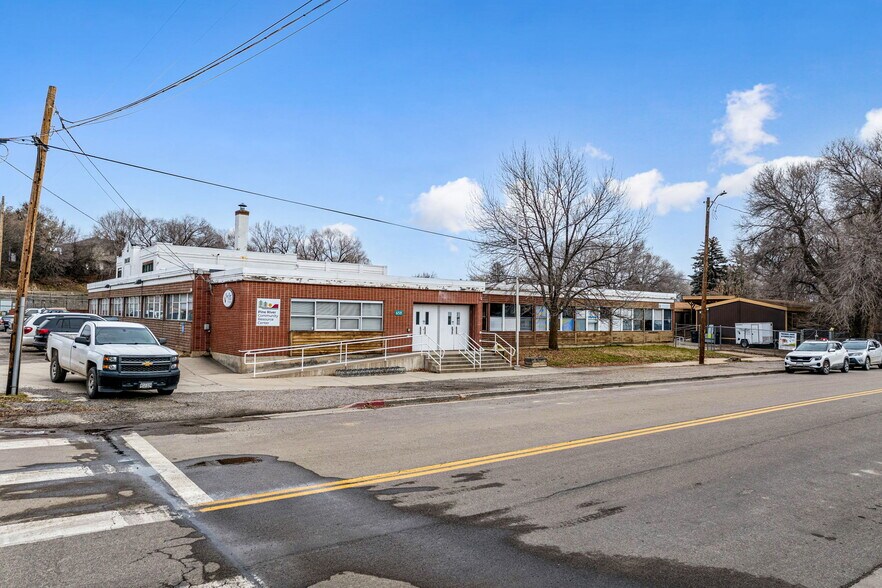 More Photos Of 658 S East St, Bayfield Flex For Sale