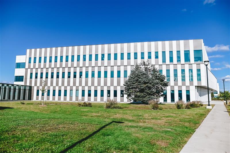 More Photos Of 7171 Rue Frederick-Banting, Saint-Laurent Medical For Lease