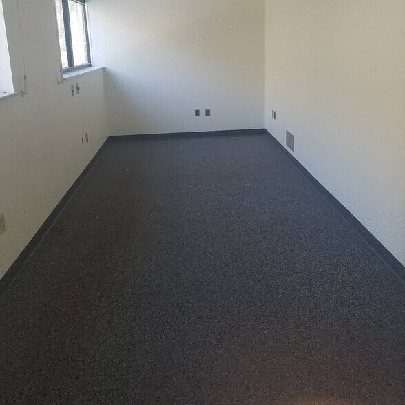 More Photos Of 4068 Mt Royal Blvd, Allison Park Medical For Lease