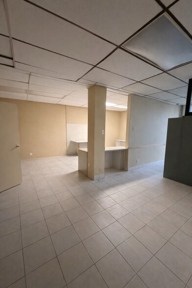 More Photos Of 2501 Tratman Ave, Bronx Apartments For Lease