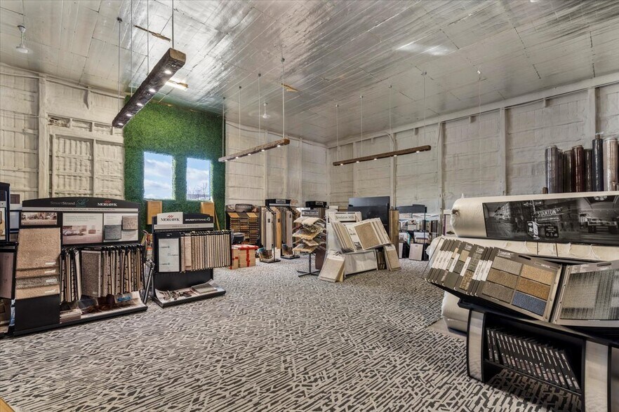 More Photos Of 0000 Orchard Lake, Pontiac Light Manufacturing For Lease