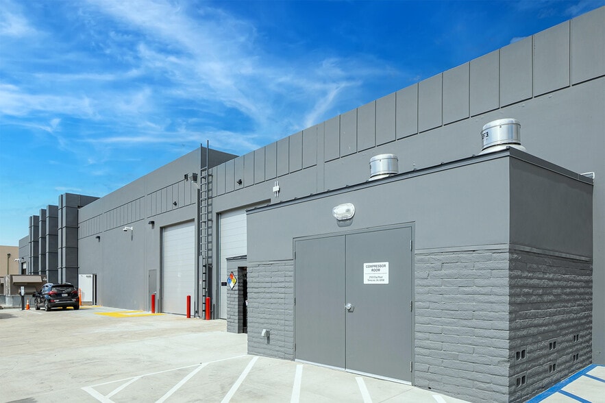 More Photos Of 27635 Diaz Rd, Temecula Manufacturing For Sale