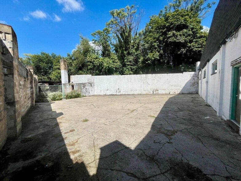 More Photos Of 344 E 25th St, Baltimore Industrial For Sale