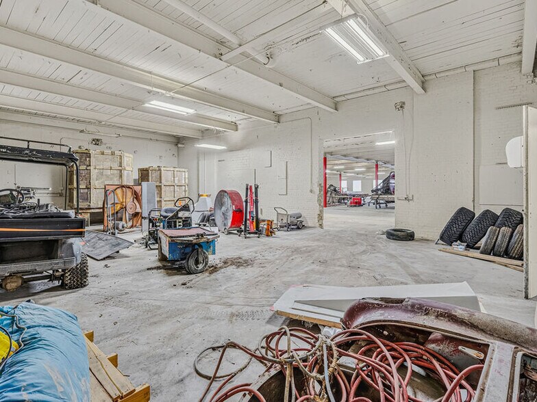More Photos Of 1002 Douglas Ave, Opp Manufacturing For Lease
