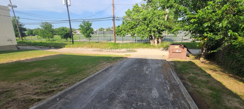 More Photos Of 9822 Monroe Dr, Dallas Manufacturing For Sale