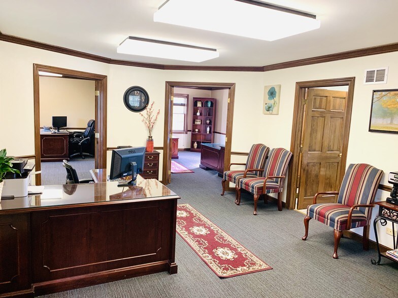 More Photos Of 1632 W Colonial Pky, Inverness Loft Creative Space For Lease