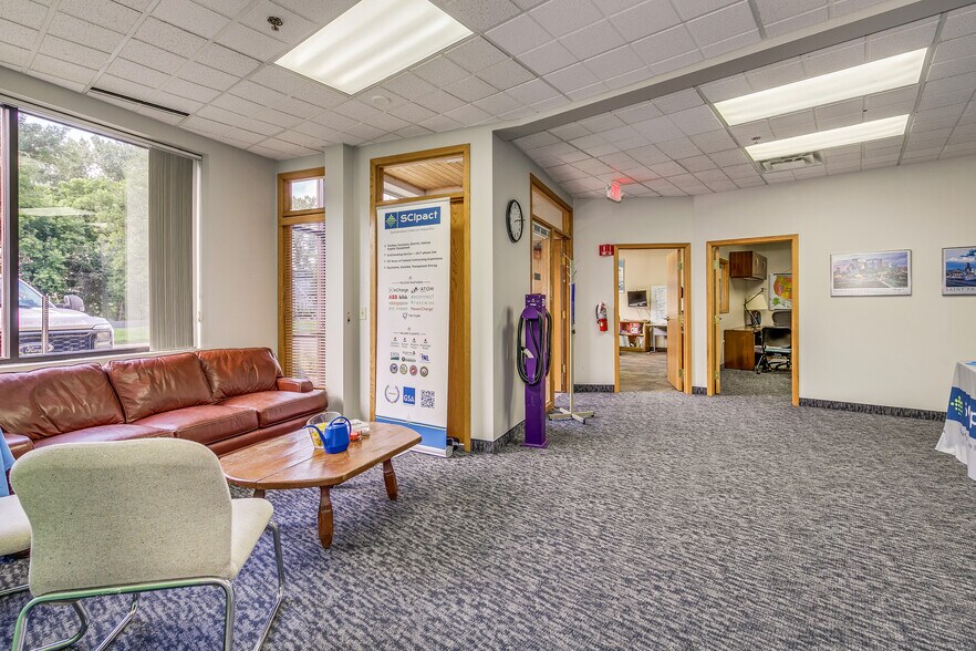 More Photos Of 10220 73rd Ave S, Maple Grove Flex For Lease