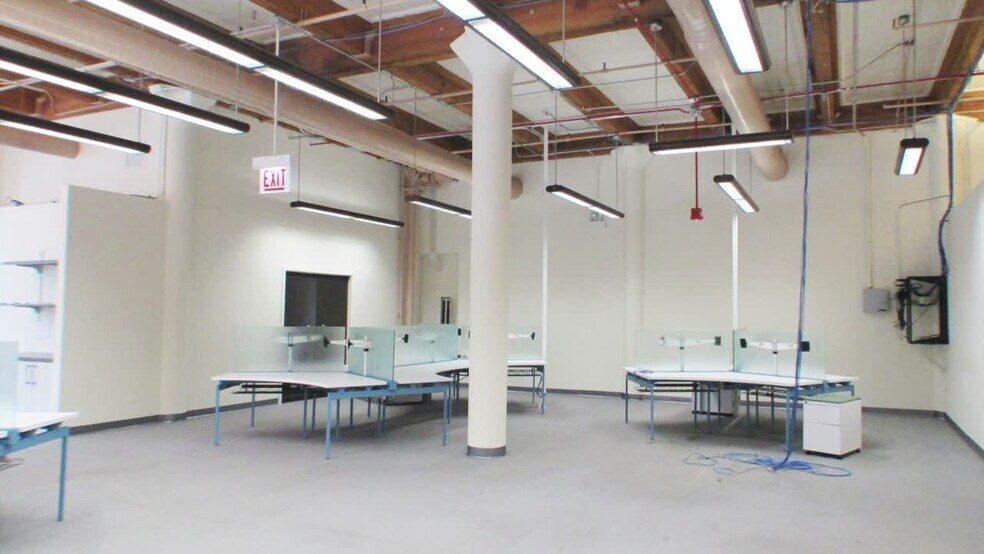 More Photos Of 566 W Adams St, Chicago Loft Creative Space For Lease