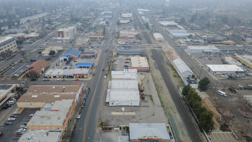 More Photos Of 121 N Gateway Dr, Madera Freestanding For Sale