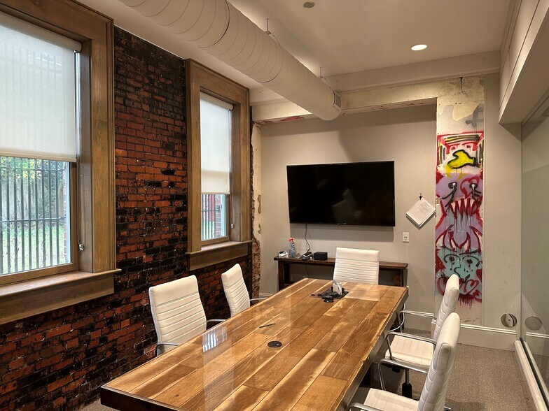 More Photos Of 21 S Front St, Wilmington Office For Lease