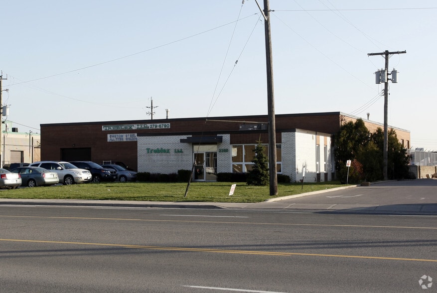 Primary Photo Of 2355 Cawthra Rd, Mississauga Manufacturing For Lease